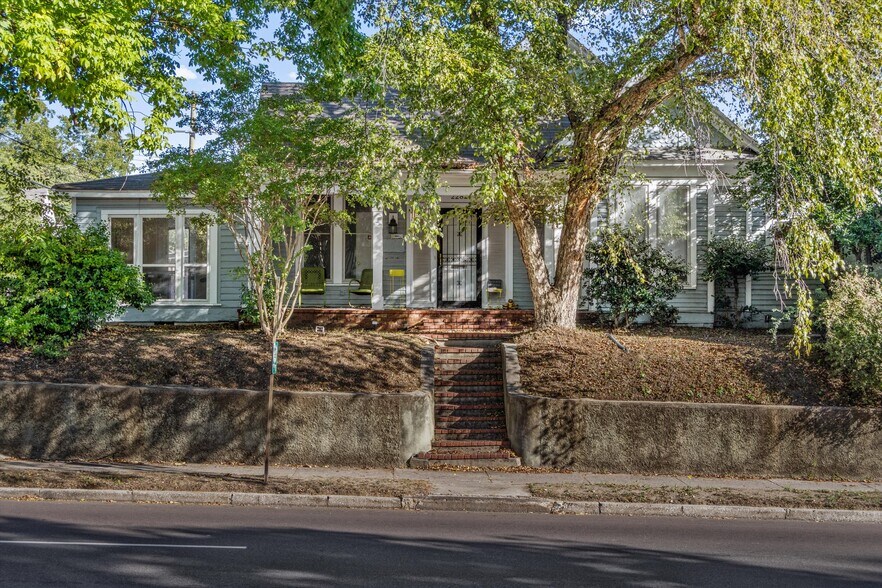 Primary Photo Of 2282 Central Ave, Memphis Loft Creative Space For Sale