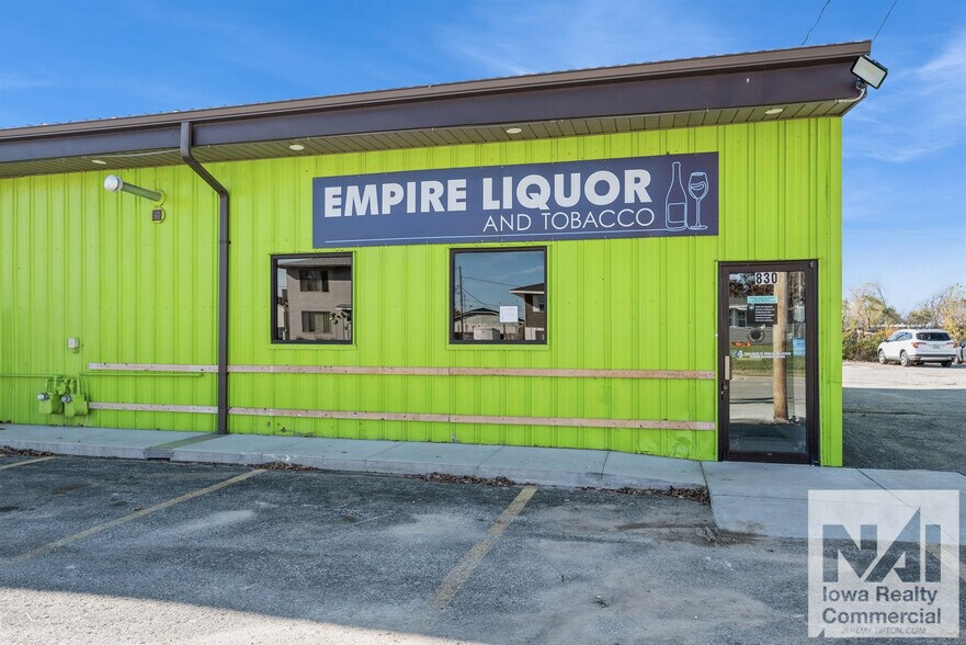 More Photos Of 820 Robins Rd, Hiawatha General Retail For Lease