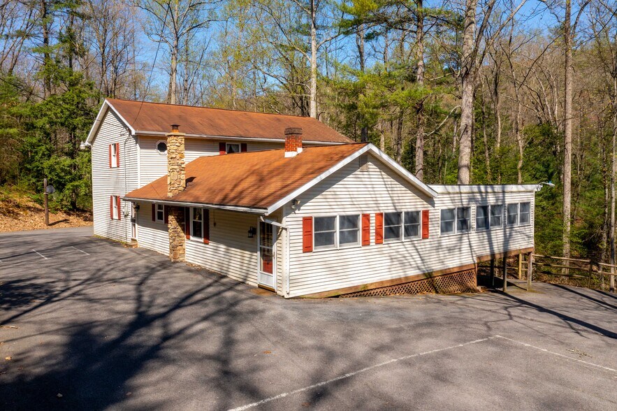 More Photos Of 160-166 Mossy Oak Ln, Mifflinburg Sports And Entertainment For Sale