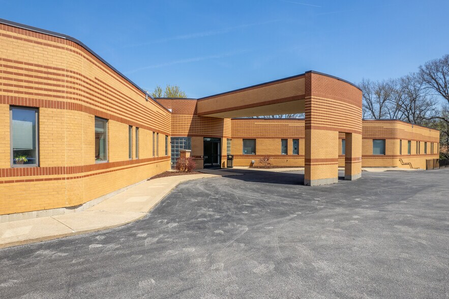 More Photos Of 100 Brevco Plz, Lake Saint Louis Medical For Lease