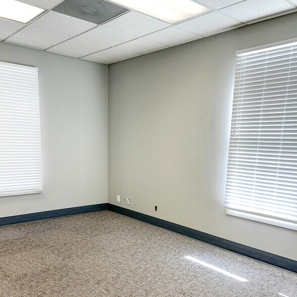 More Photos Of 5404 S Memorial Dr, Tulsa Medical For Lease