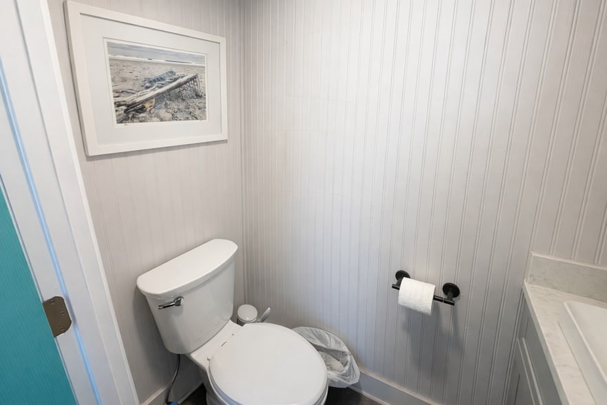 More Photos Of 369-371 Islington St, Portsmouth Storefront Retail Residential For Sale