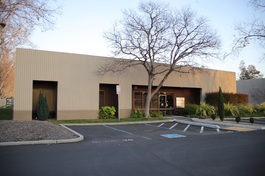 More Photos Of 3350 Scott Blvd, Santa Clara Warehouse For Lease