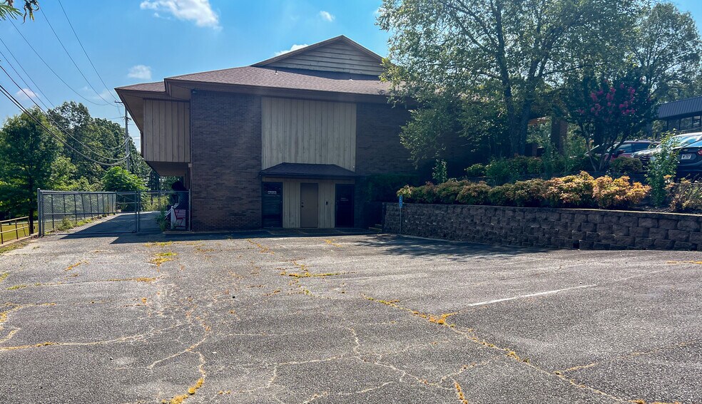 More Photos Of 1924 Fendley Dr, North Little Rock Office For Sale