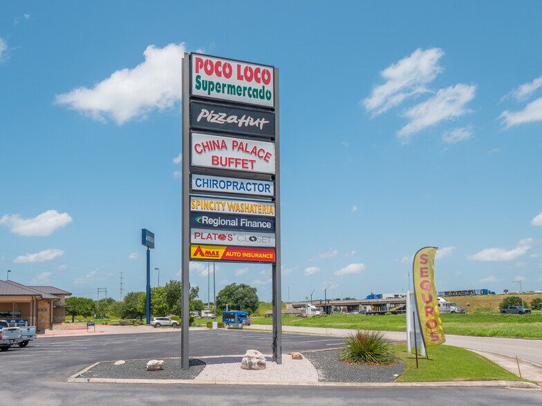 More Photos Of 400-900 Bugg Ln, San Marcos Unknown For Lease