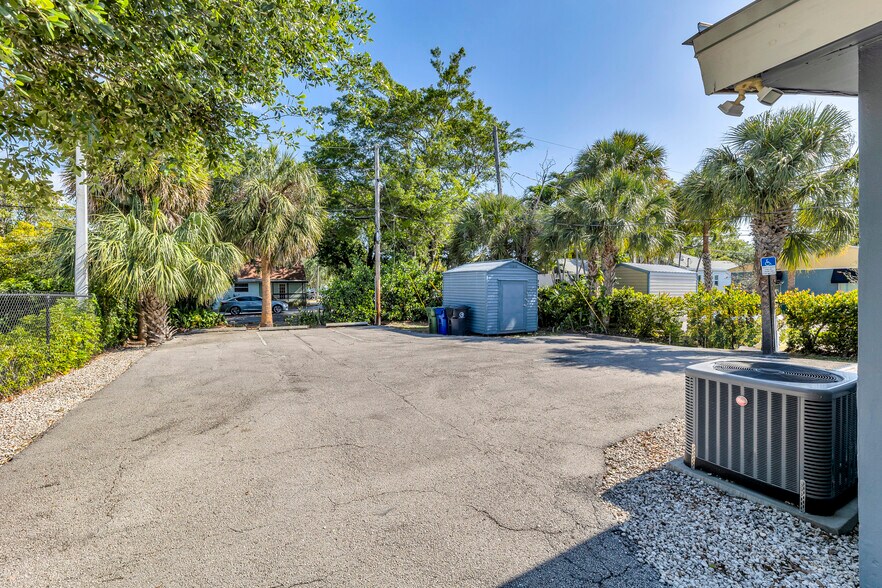 More Photos Of 301 SE 20th St, Fort Lauderdale Office For Sale