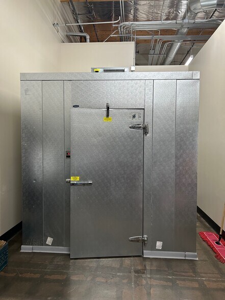 More Photos Of 11475 N 136th St, Scottsdale Freestanding For Lease