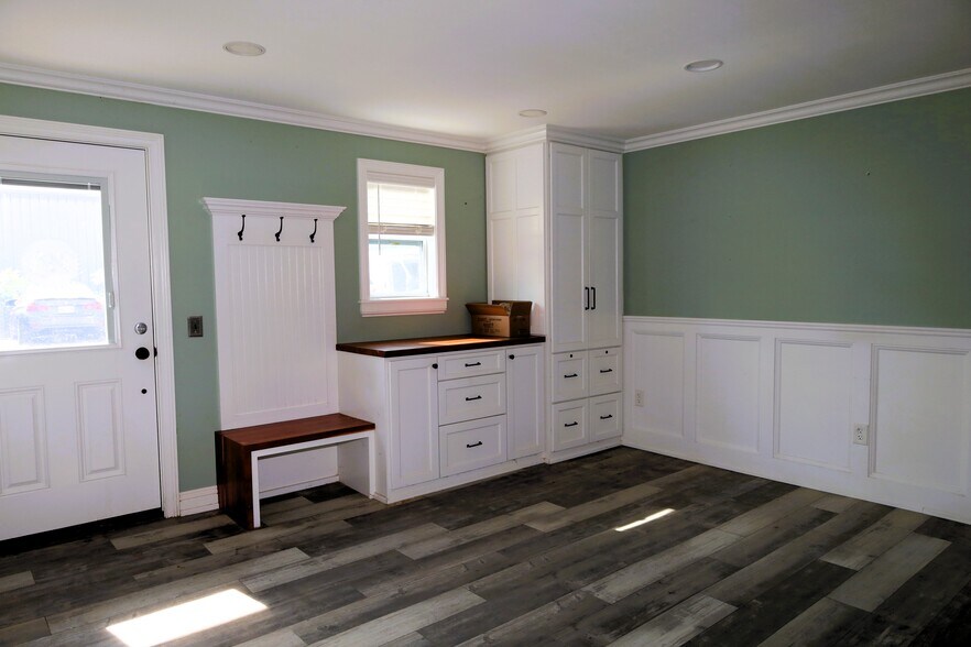 More Photos Of 6071 Branch Hill Guinea Rd, Milford Warehouse For Lease