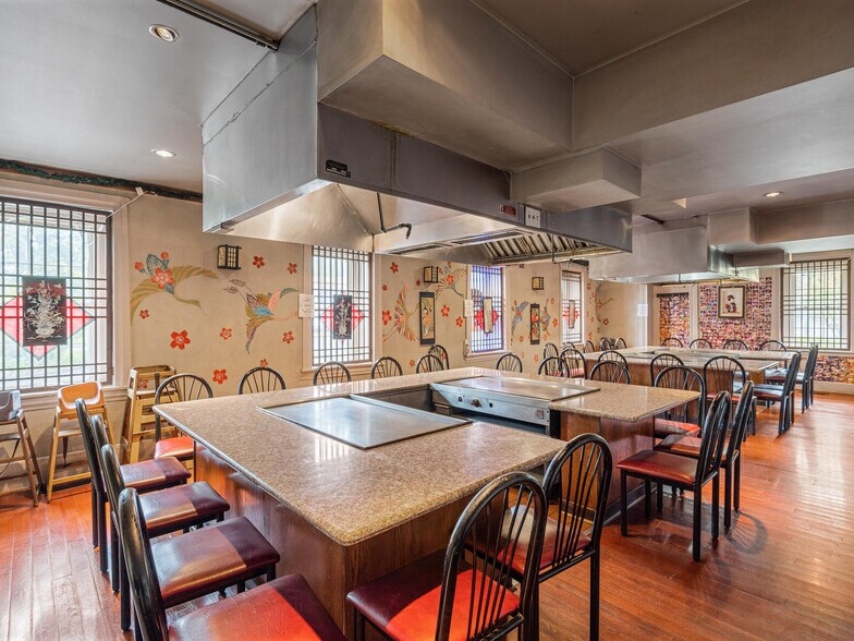 More Photos Of 1495 Farmington Ave, Pottstown General Retail For Sale