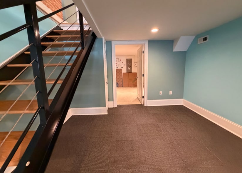More Photos Of 3237 Eastern Ave, Baltimore Office For Lease