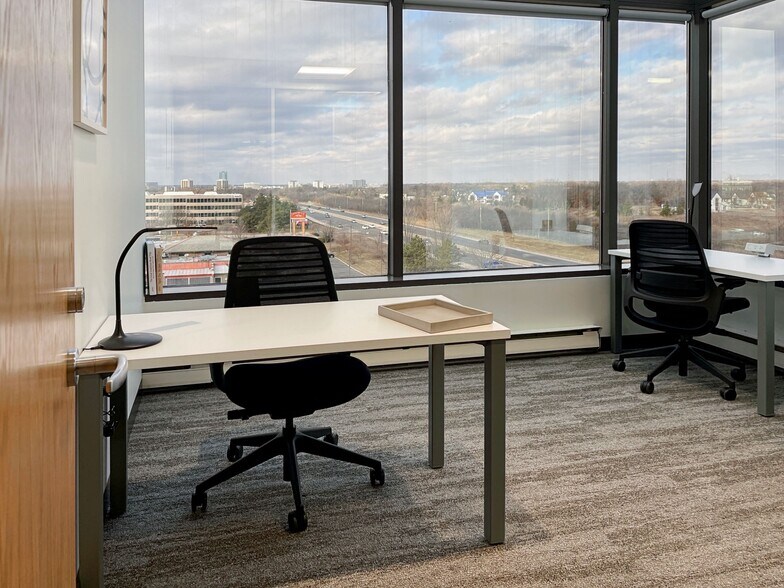 More Photos Of 999 Oakmont Plaza Dr, Westmont Coworking Space