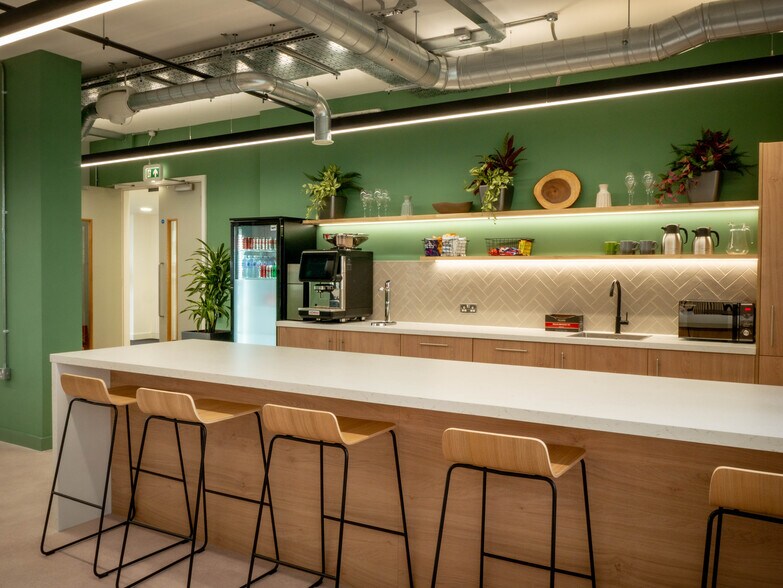 More Photos Of Charles Sq, Bracknell Coworking Space