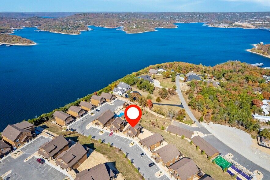 More Photos Of 129 Pioneer Peak, Kimberling City Specialty For Sale