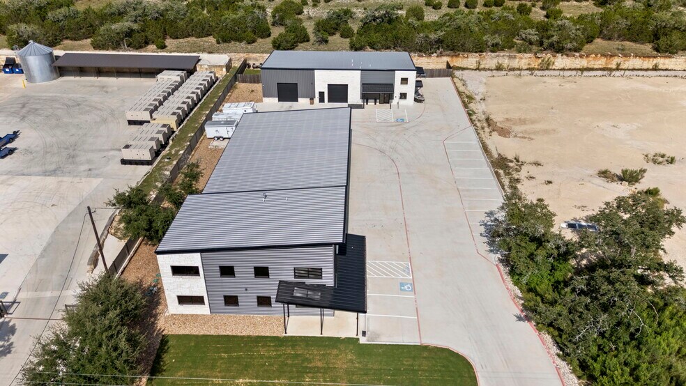 More Photos Of 39 Truss Dr, Boerne Flex For Sale