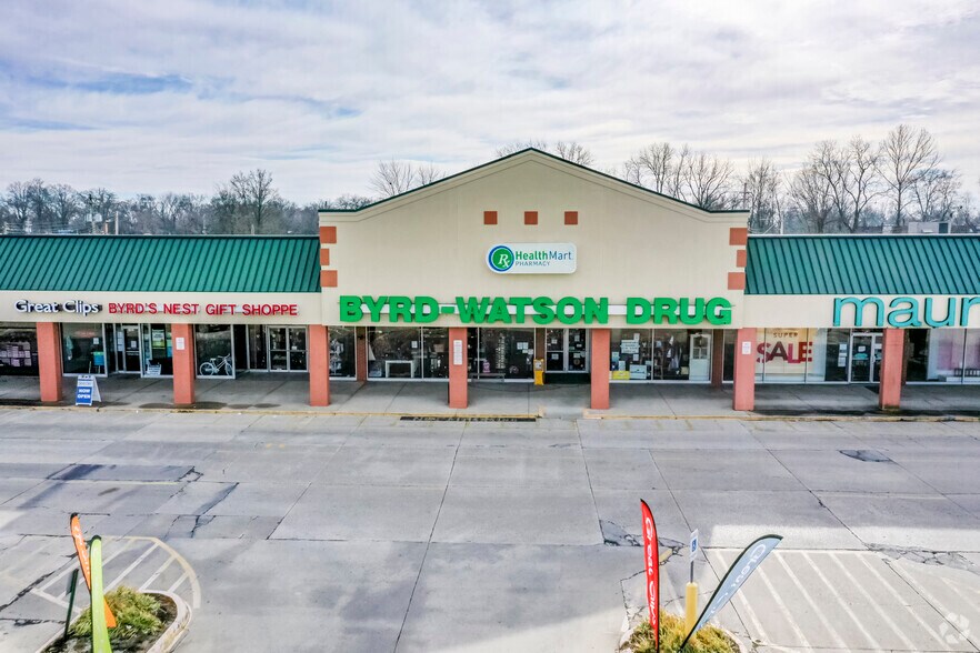 More Photos Of 1000 W Broadway, Centralia Unknown For Lease