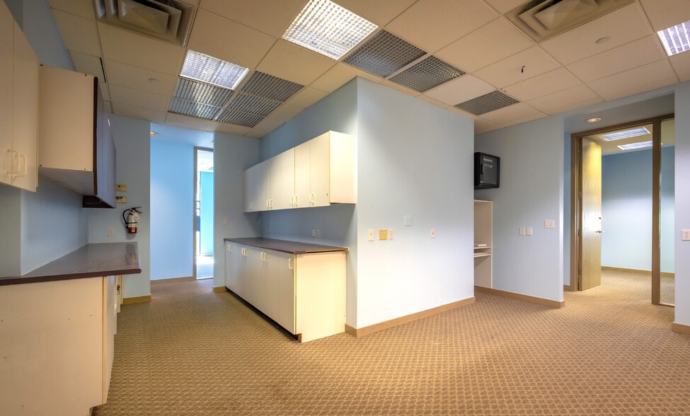 More Photos Of 9110 196A St, Langley Light Distribution For Lease