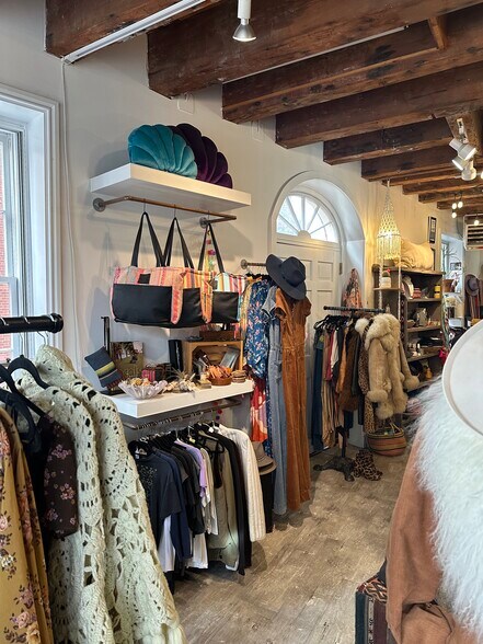 More Photos Of 1 Water St, Newburyport Storefront Retail Office For Sale