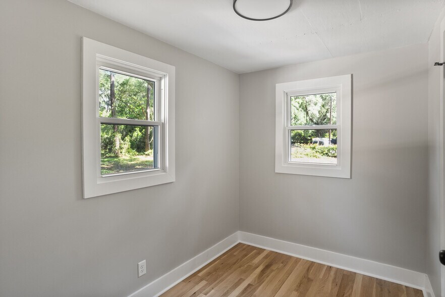 More Photos Of 67 Sams Point Rd, Beaufort General Retail For Sale