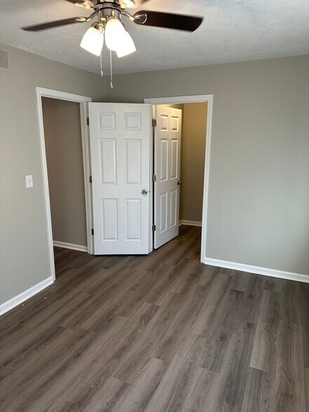 More Photos Of 412 Woodcreek Dr, Radcliff Apartments For Sale