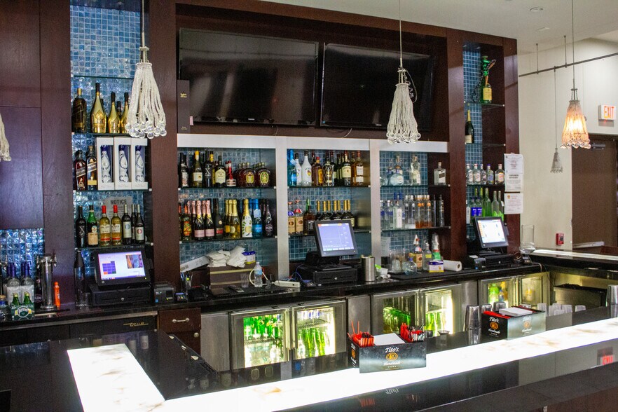 More Photos Of 401 W Atlantic Ave, Delray Beach Storefront Retail Office For Lease