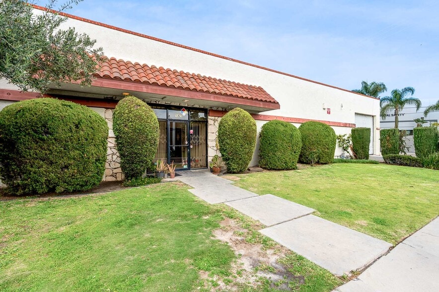 More Photos Of 1421 W 240th St, Harbor City Warehouse For Lease