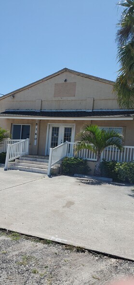 More Photos Of 5152-5160 Dixie Hwy NE, Palm Bay Light Manufacturing For Lease