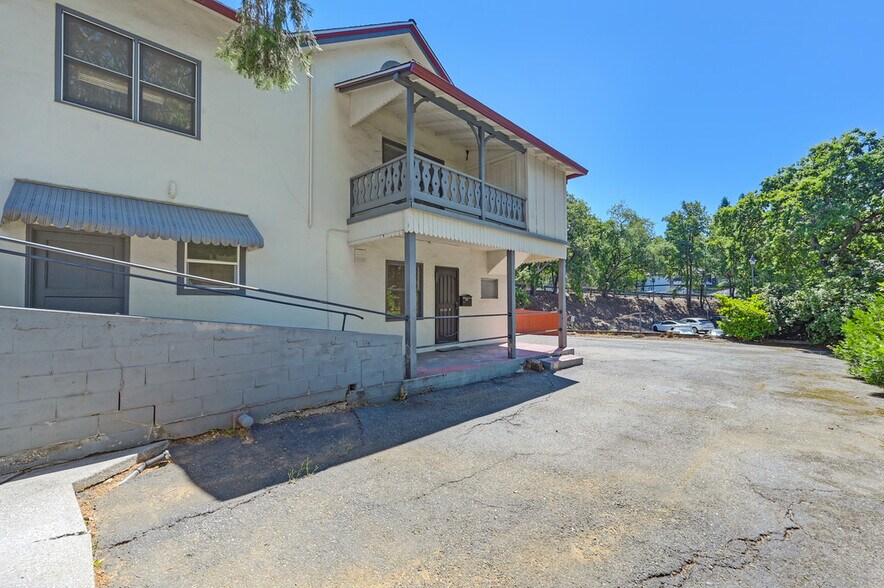 More Photos Of 1407-1409 Lincoln Way, Auburn Office For Sale