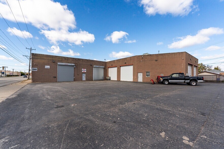 Primary Photo Of 5944 W 65th St, Chicago Service For Sale