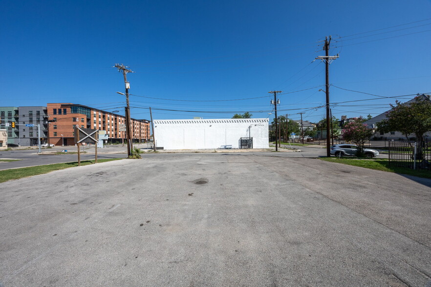 More Photos Of 302 W Euclid Ave, San Antonio Land For Sale