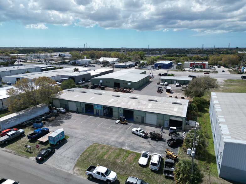 More Photos Of 12820 Daniel Dr, Clearwater Warehouse For Sale