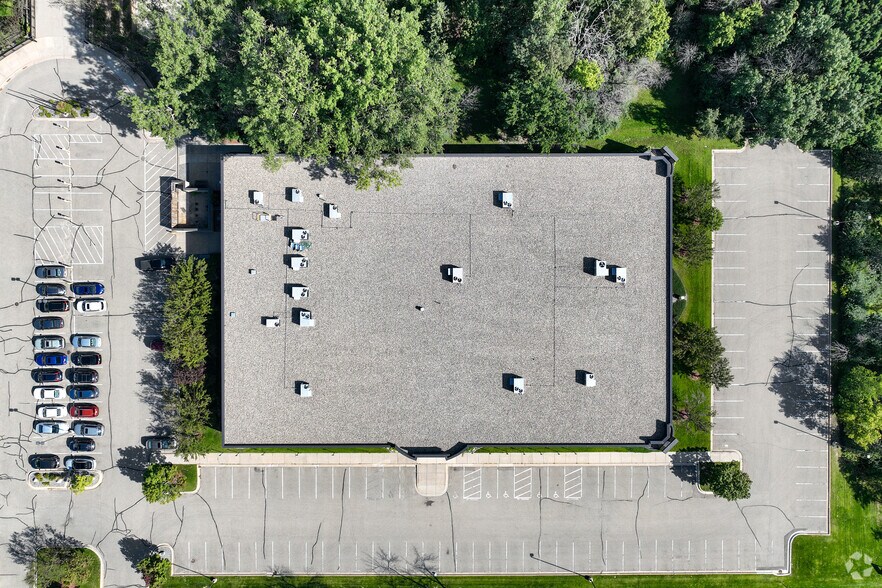 More Photos Of 4265 N Lexington Ave, Arden Hills Office For Lease