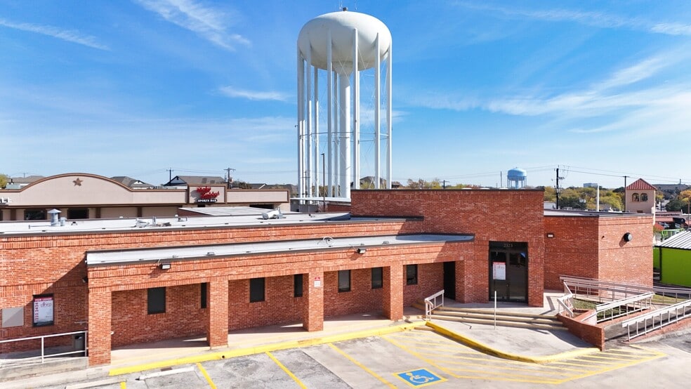 More Photos Of 2325-2399 NW Military Hwy, San Antonio Unknown For Lease