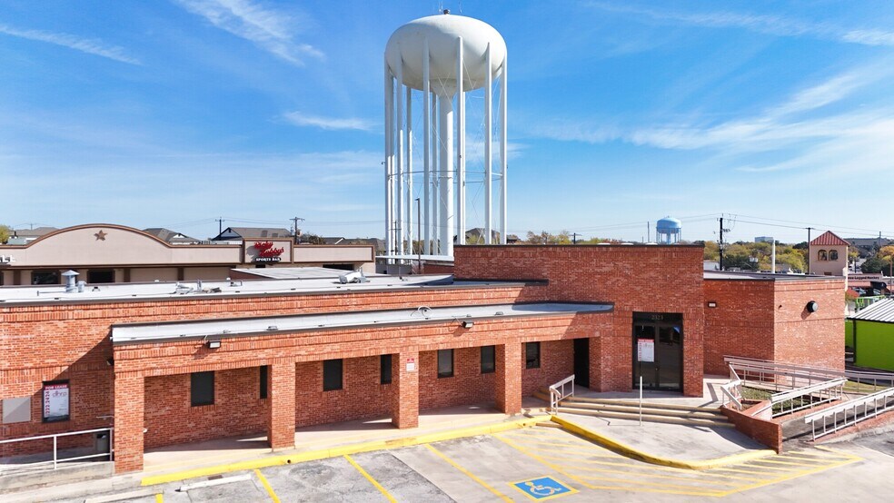 More Photos Of 2325-2399 NW Military Hwy, San Antonio Unknown For Lease