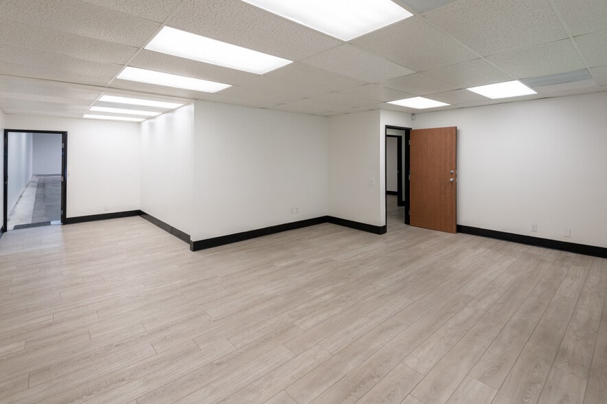 More Photos Of 20700 Belshaw Ave, Carson Warehouse For Lease