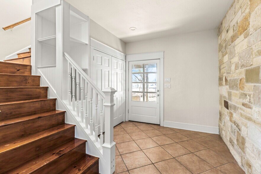 More Photos Of 1420 River Rd, Boerne Medical For Lease