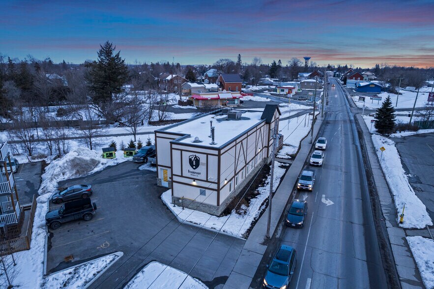 More Photos Of 19 Moore St, Carleton Place General Retail For Sale