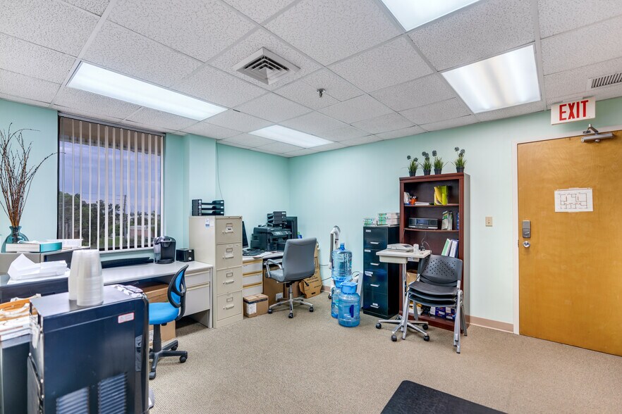 More Photos Of 2525 Harbor Blvd, Port Charlotte Medical For Sale