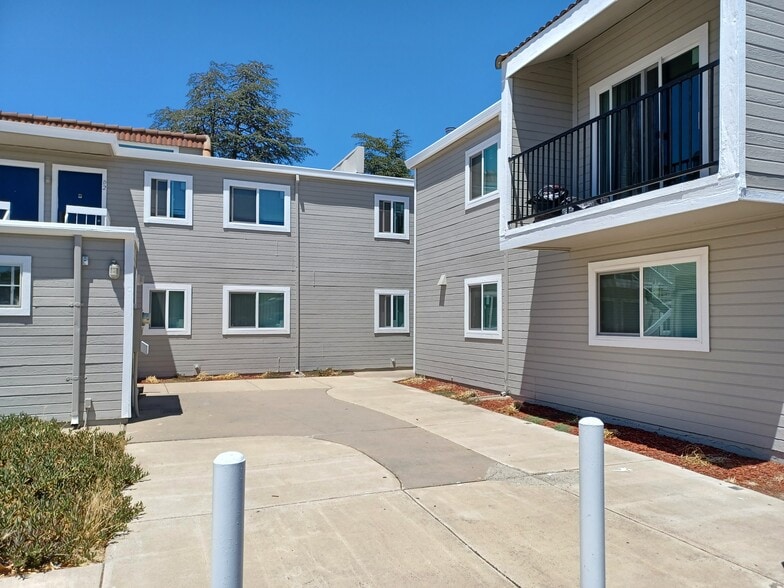 More Photos Of 7259 S Land Park Dr, Sacramento Apartments For Sale