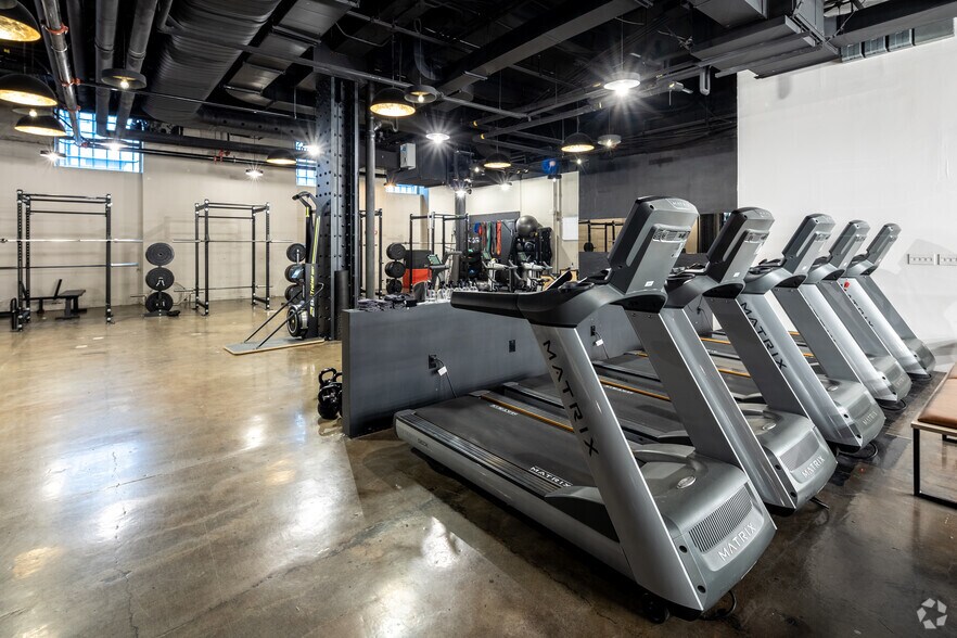 More Photos Of 360 Rue Saint-Jacques, Montréal Office For Lease