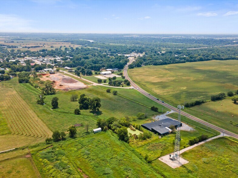 More Photos Of 700 N Main St, Lexington Warehouse For Lease