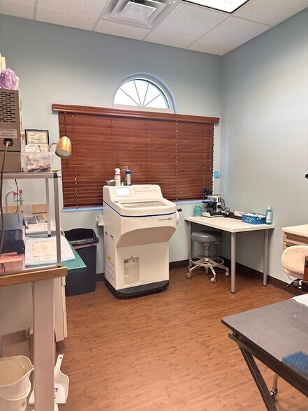 More Photos Of 5084 Villa Linde Pky, Flint Medical For Lease
