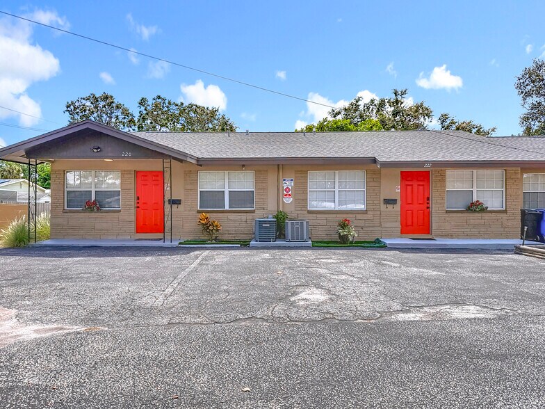 More Photos Of 139 SE Jefferson Cir N, Saint Petersburg Apartments For Sale