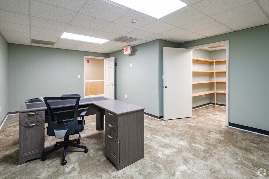 More Photos Of 13031 Veterans Memorial Hwy, Douglasville Warehouse For Lease