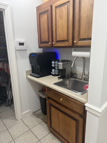 More Photos Of 56 Wentworth St, Charleston Office For Sale