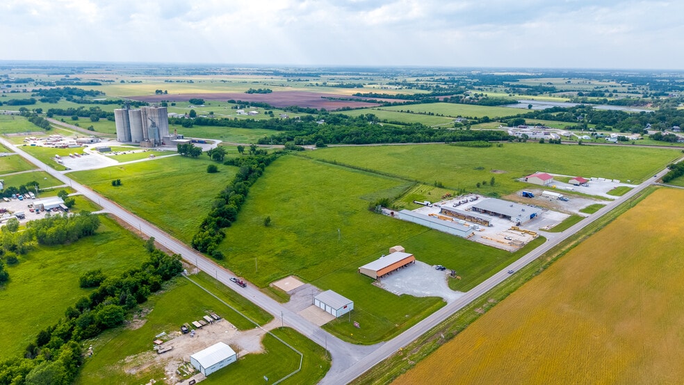 More Photos Of 19275 125 Hwy, Fairland General Retail For Sale