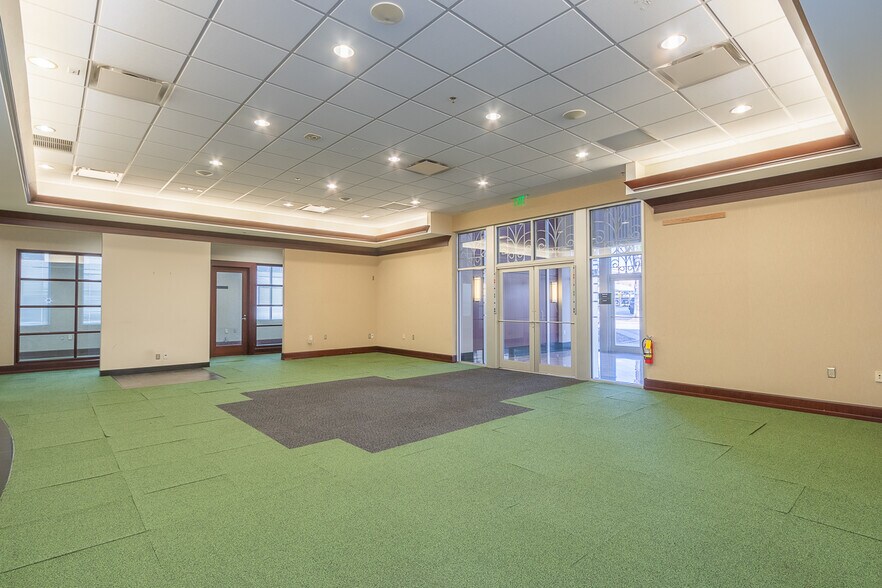 More Photos Of 129 N Main St, Anderson Office For Lease