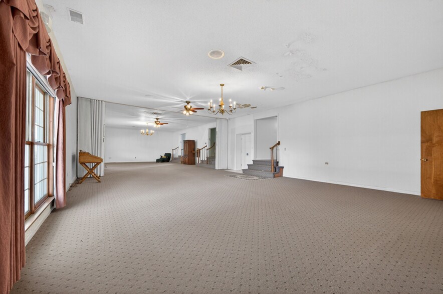 More Photos Of 209 N Main St, Belleville Medical For Sale