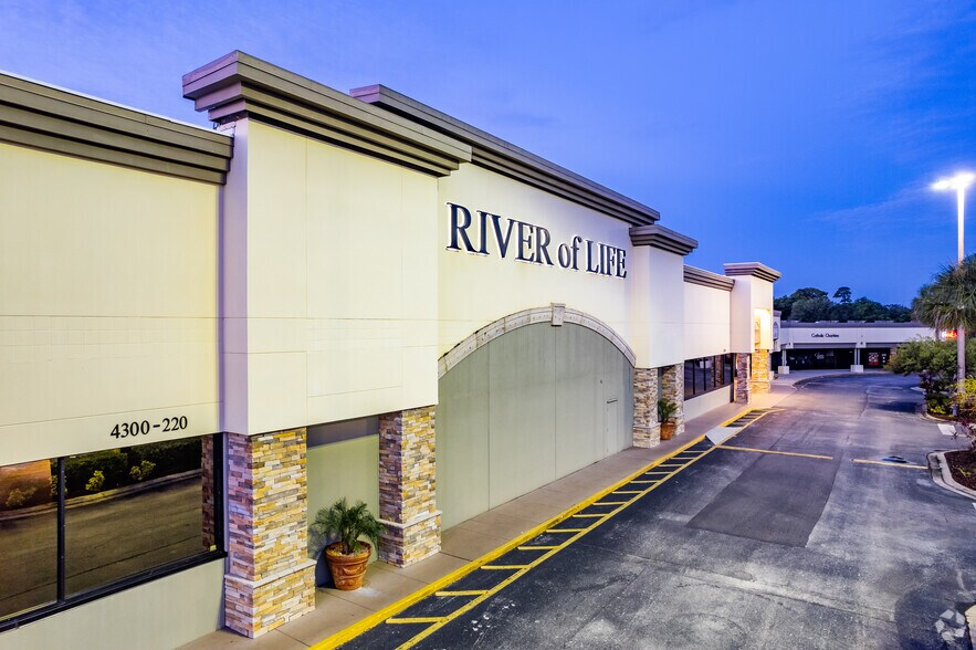 More Photos Of 4300 Clarcona Ocoee Rd, Orlando General Retail For Sale