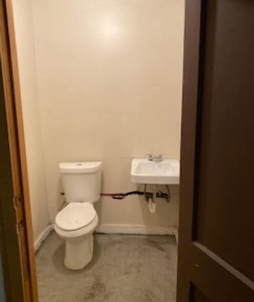 More Photos Of 115 Strickland Plz, Irving General Retail For Sale