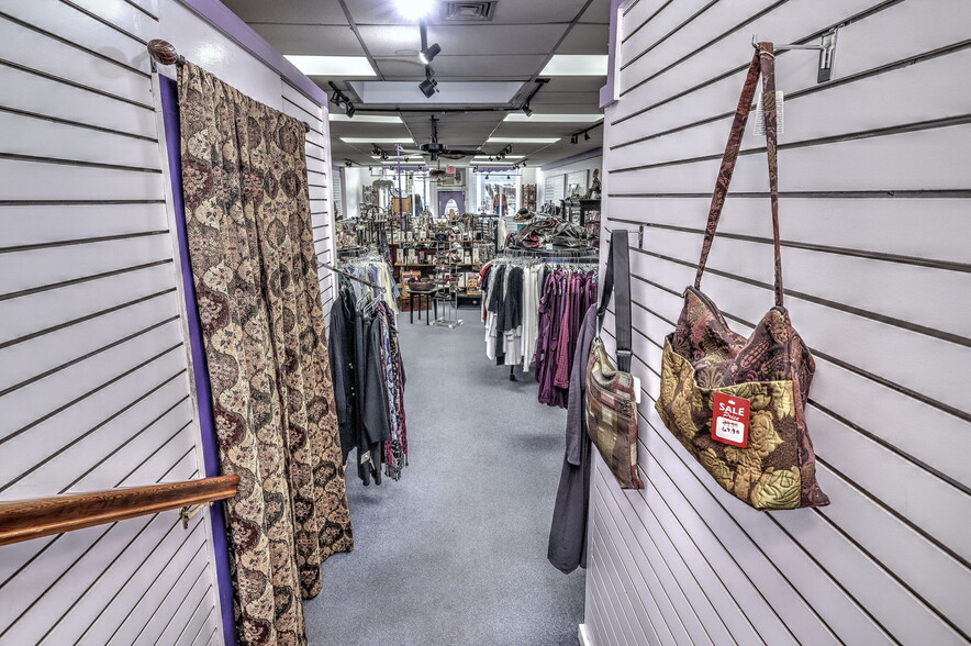 More Photos Of 873 Boston Post Rd, Darien Storefront For Lease